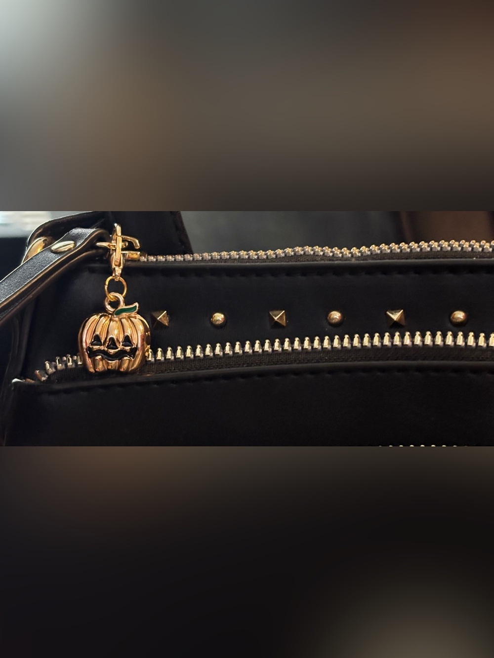 Jack-o'-Lantern Charm & Clasp, Gold-Tone with Green Leaf & Black Cutout Face NEW - Picture 5 of 7